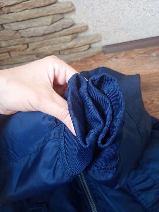 Стильний демісезонний бомбер levi's, розмір 12а / 152 см