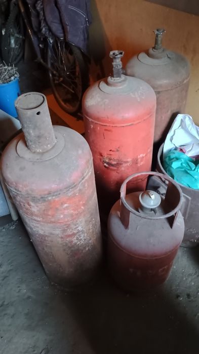 Продаются газовые баллоны и паяльные лампы