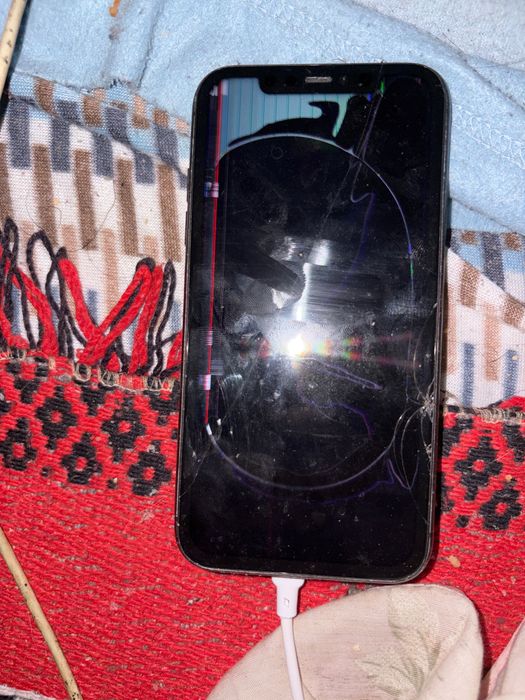 Vendo IPhone 11 64GB para peças