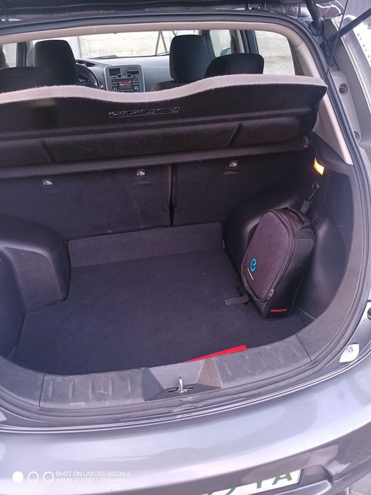 Продам nissan leaf