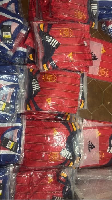 Camisolas de selecoes e clubes