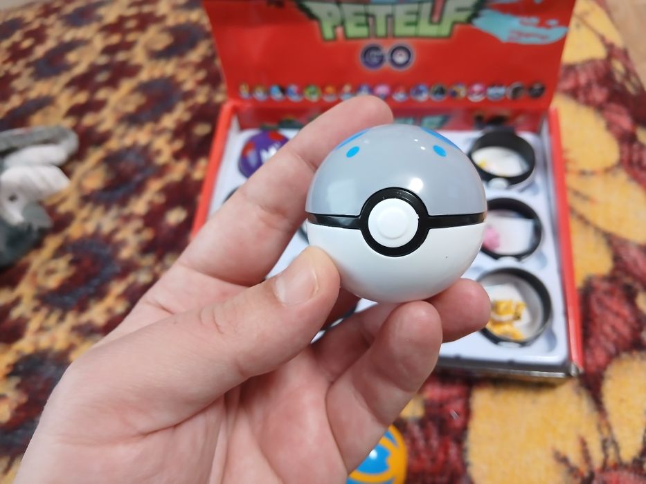 2 caixas pokebolas