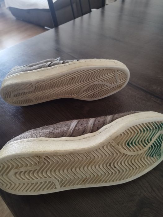Tênis adidas  44