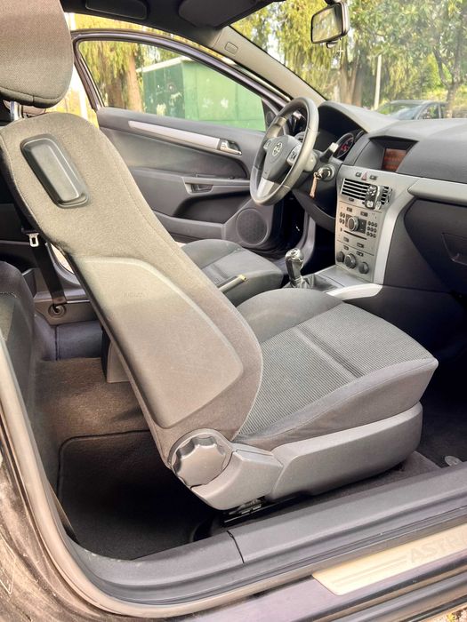 Opel Astra 1.7 GTC CDTI