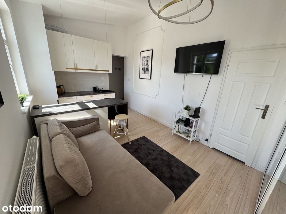 Piękny apartament z wydzieloną sypialnią w pięknej kamienicy, Centrum!