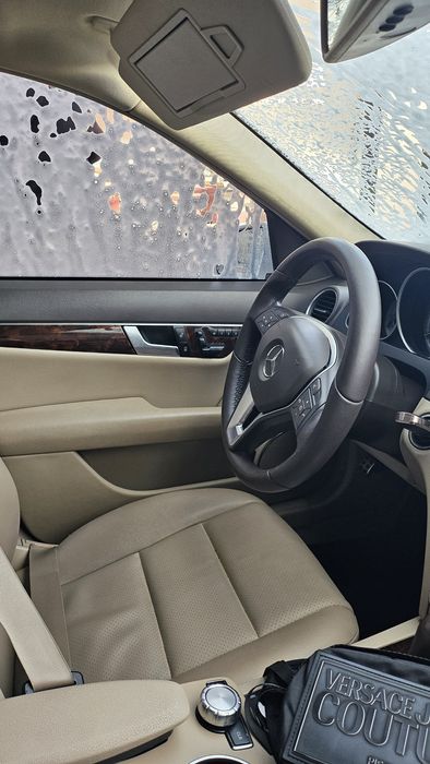 Mersedes C 300 2013 год