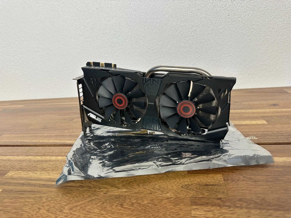 Asus STRIX GTX 970 - Em ótimo estado, recondicionada