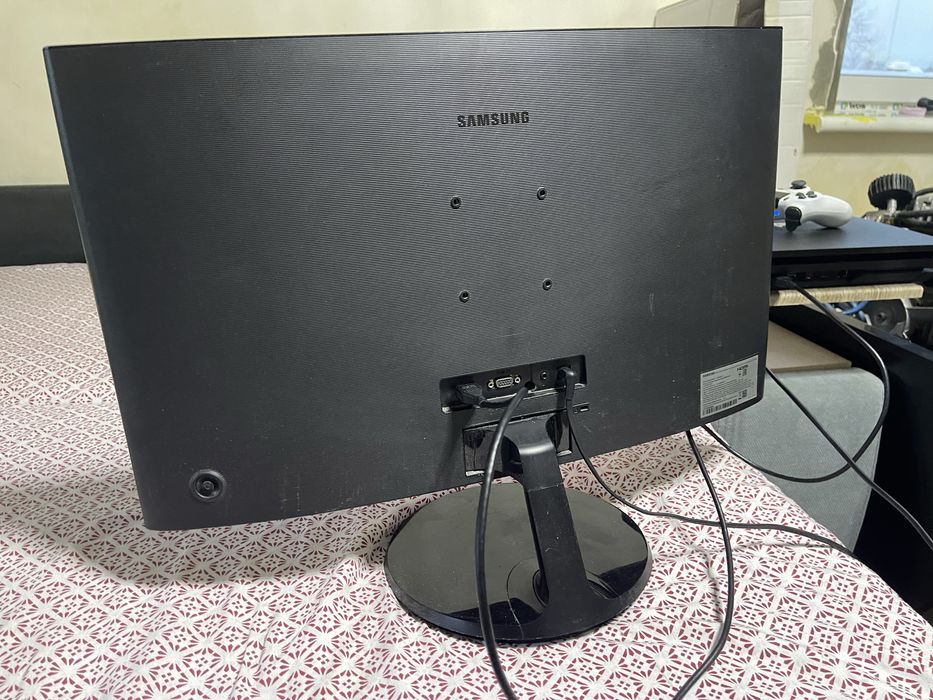 Samsung c27f390fhi в хорошому стані