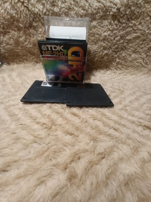 Дискеты в коробке