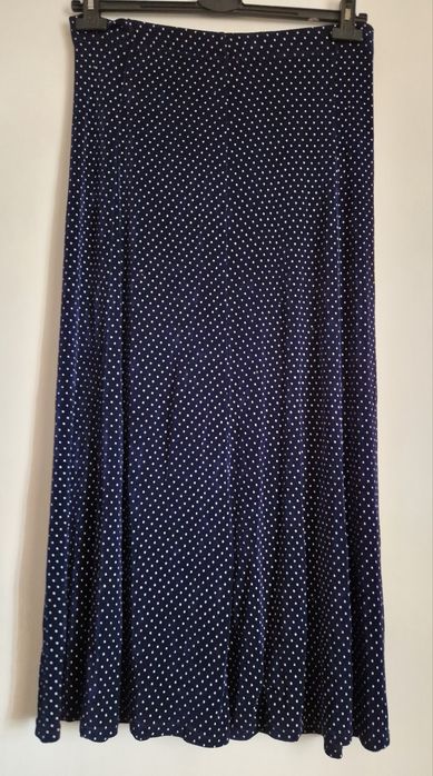 Długa spódnica w kropki
