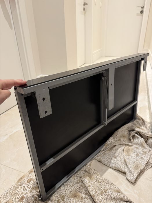 Mesa dobrável parede vidro e inox