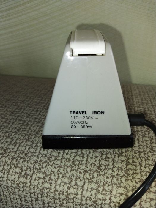 Мини - утюг : Mini Travel Iron KT-312. Не рабочий.