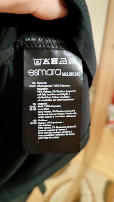 Czarna dwuwarstwowa sukienka prosta Esmara M