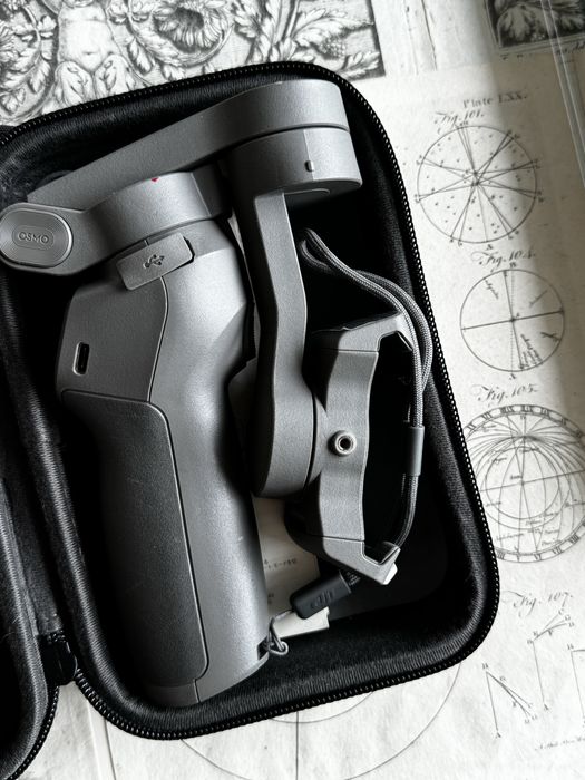 Estabilizador DJI Osmo Mobile 3 Combo