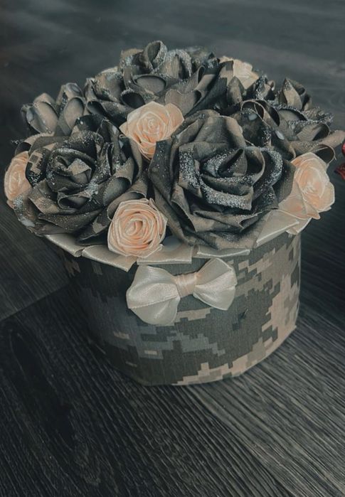 Букет з квітів зі стрічки