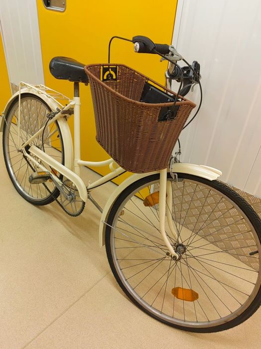 Bicicleta Pasteleira Yé -Yé restaurada