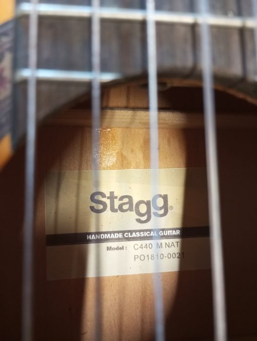 Guitarra stagg classica bonita