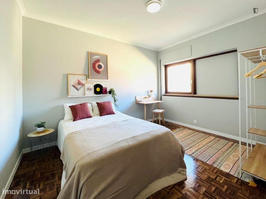 Quarto - localizado em Bairro do Sol Coimbra