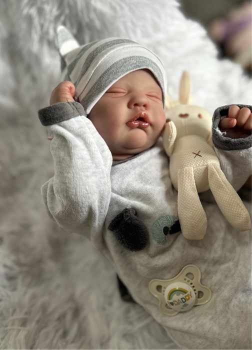 Bebé reborn feito à mão