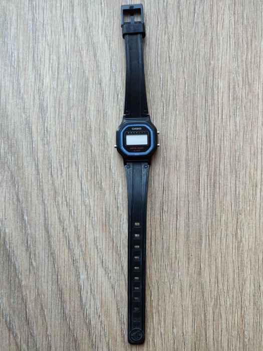 Relógio feminino Casio LA11WB-1WCB preto
