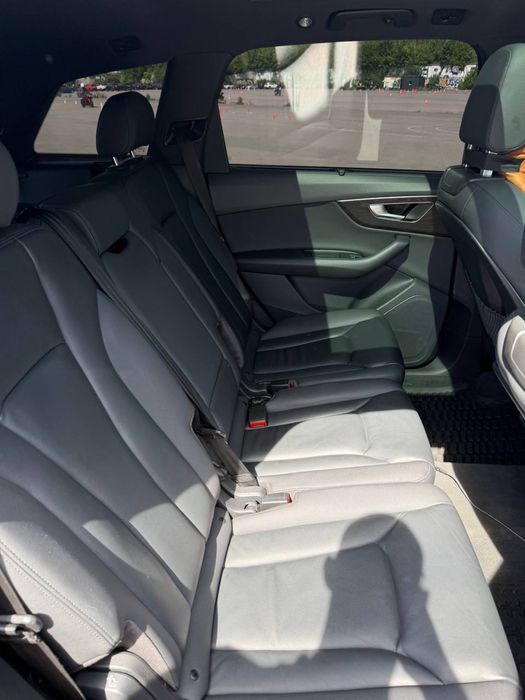 Продам Audi Q7 2022 року