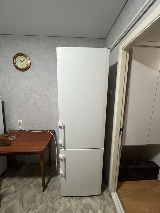 Продам холодильник Liebherr