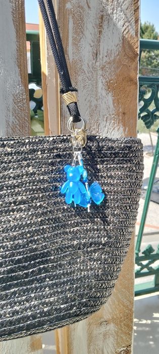 Bag charm artesanal urso com lacinho