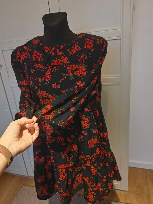 Piękna, wiskozowa sukienka w kwiaty, 36 Zara