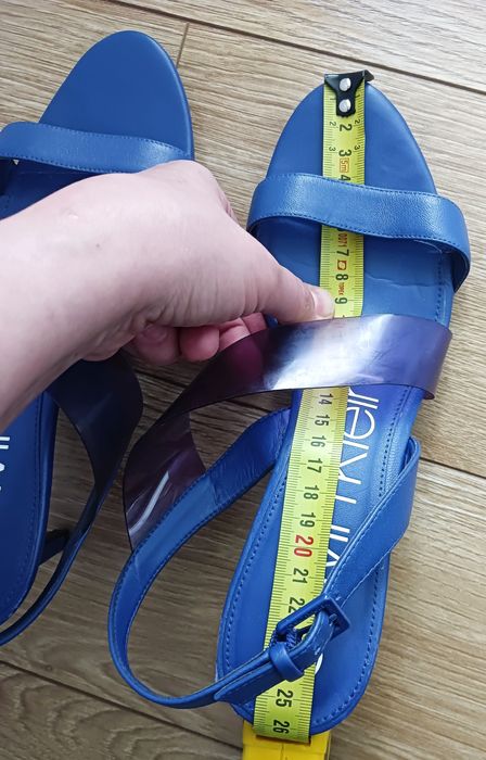 Szpilki Sandały buty  Calvin Klein model Lancy niebieskie skóra 38/39