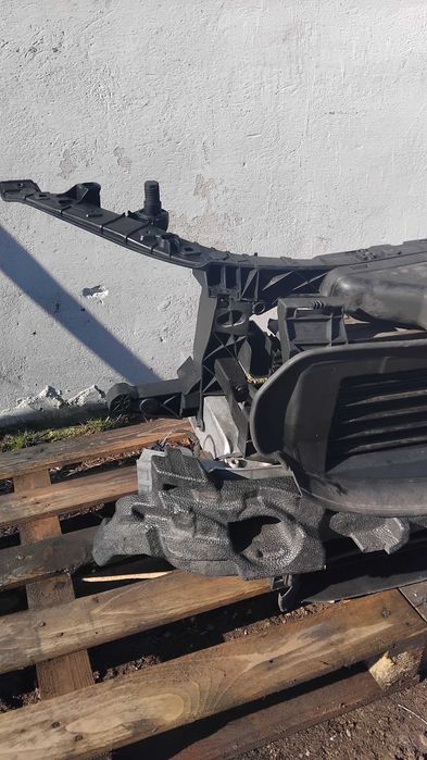 Pas przedni mercedes GLA H247