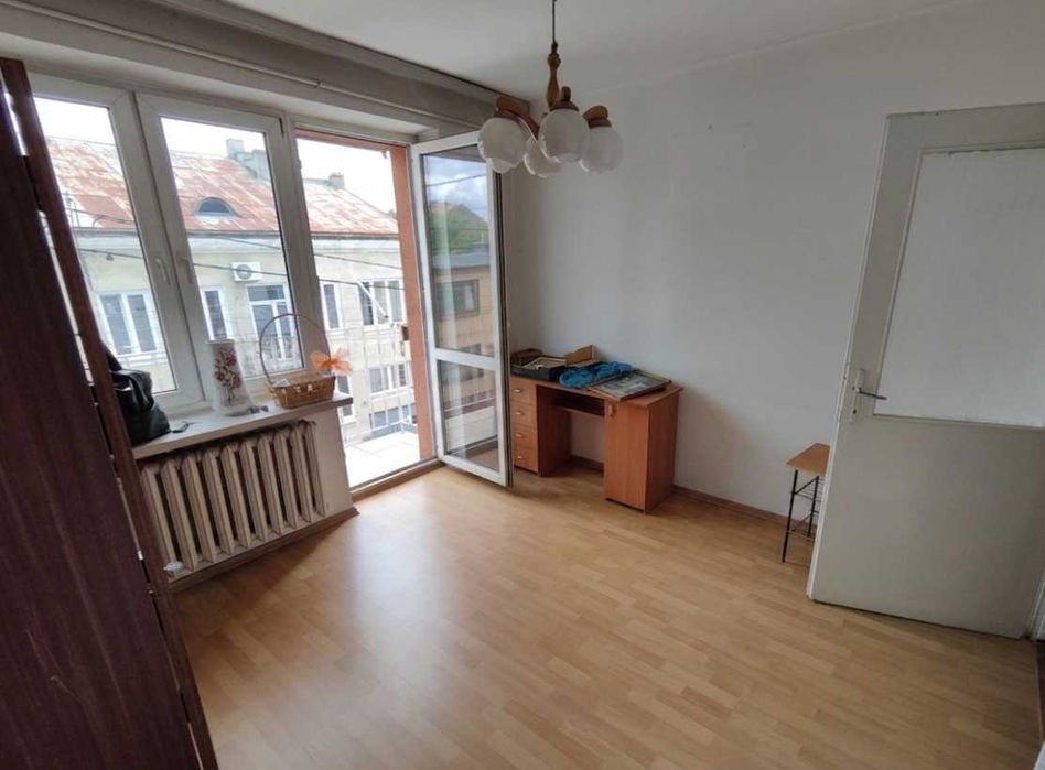 Sprzedam mieszkanie w Staszowie - 60 m², 3 pokoje + piwnica - Widok 3