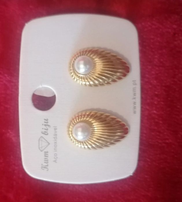 Brincos em aço inoxidável