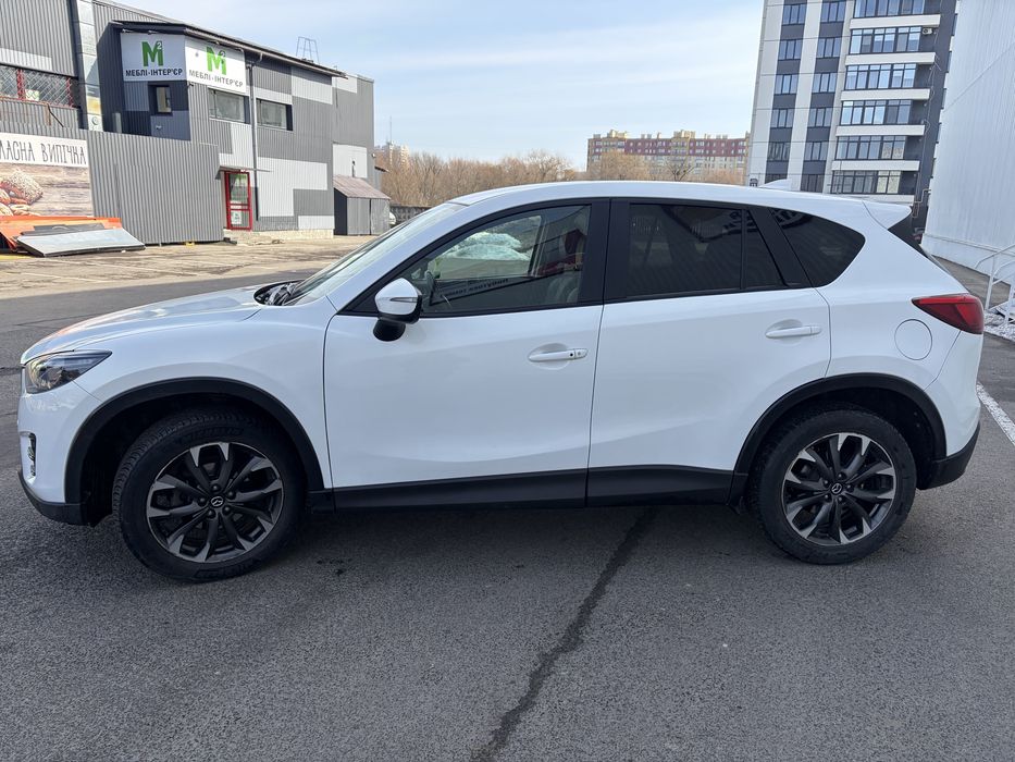 Мазда СХ-5 2015 року