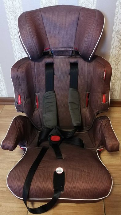 Дитяче автокрісло CARRELLO Atlas