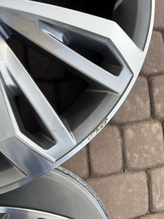 Oryginalne alufelgi Vw 5x112 18 cali Bicolor T-Roc Passat Ateca