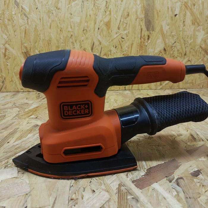 Szlifierka oscylacyjna Black decker bew200