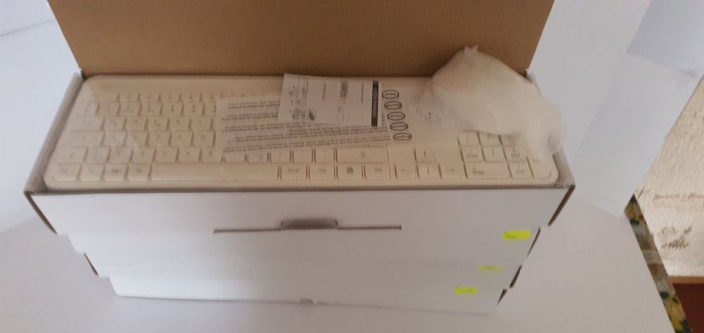 Комплект Беспроводная клавиатура и мышь

Ціна 999гр