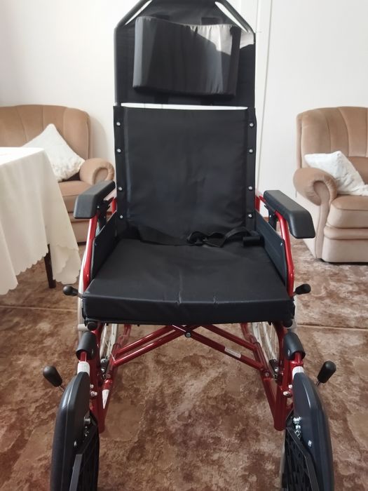 Продам інвалідне багатофункційне крісло.