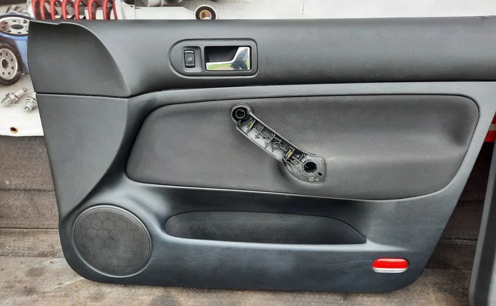 boczki drzwi tył vw bora golf iv kombi