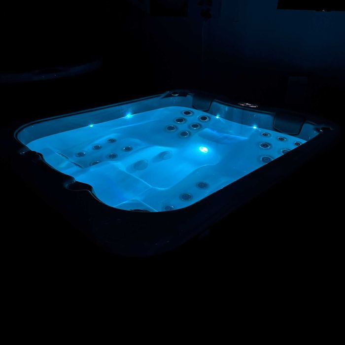 Wanna jacuzzi Viskan STJARNO – Luksusowy hydromasaż dla 6 osób 36 dysz
