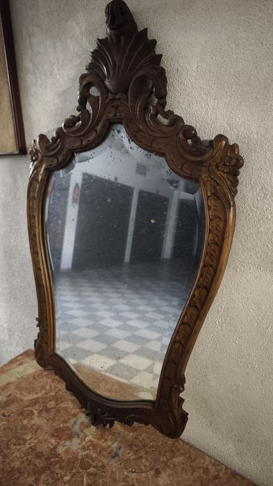 Cardencia antiga com espelho