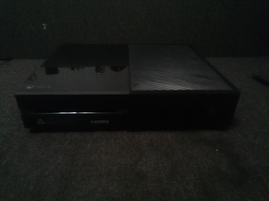 Xbox one +pad i 3 gry