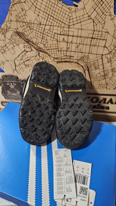 Зимові фірмові ботинки adidas 30
