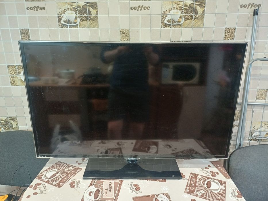 Продам смарт телевизор самсунг 40 диагональ
