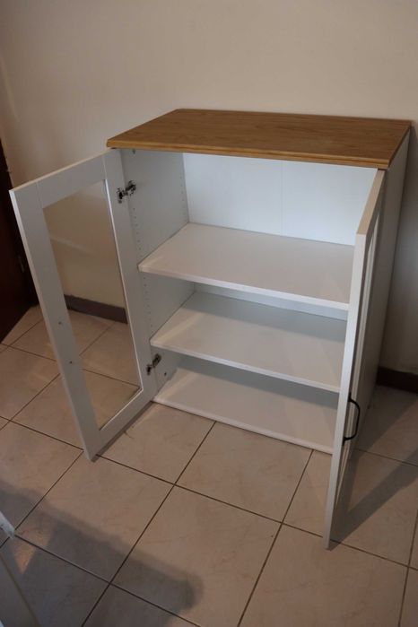 Armário com portas de vidro, Skruvby, Ikea