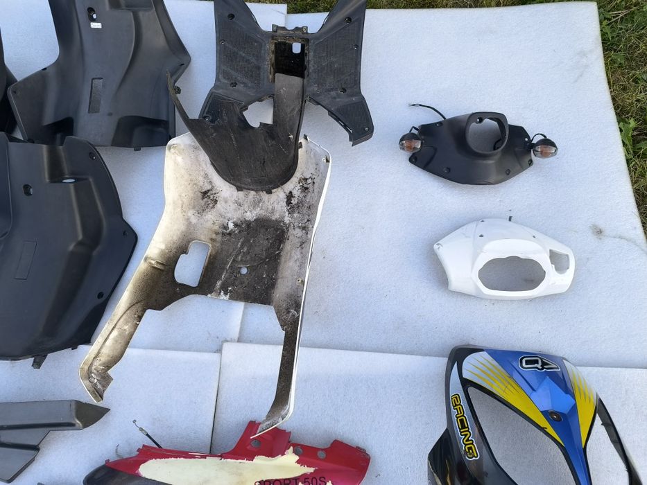 Plastiki, owiewki średni SKUTER chińczyk Moto Magnus