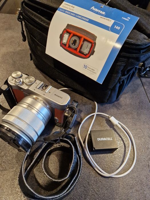 Aparat Fujifilm X-A3 z torbą i szybkozłączką