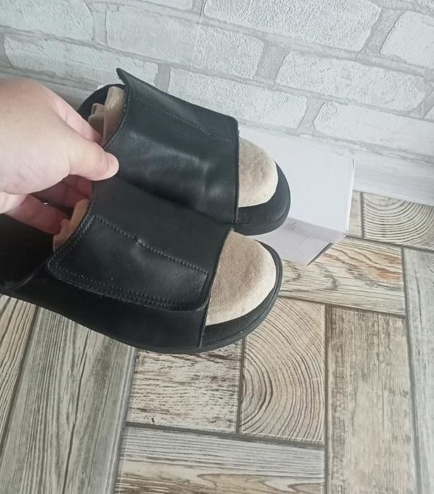 Шльопанці-тапочки helvesko по типу Zara