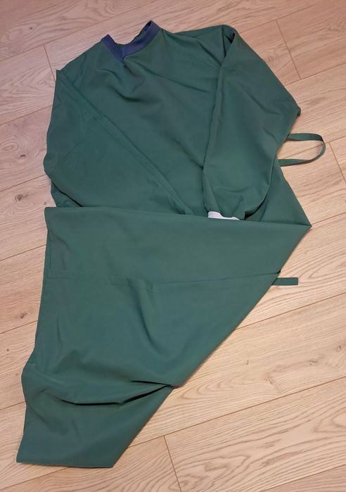 Zielony fartuch chirurgiczny