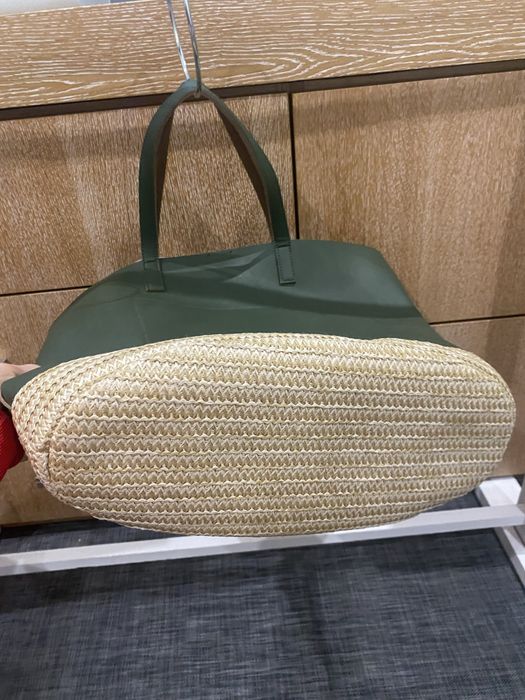 Mala Benetton como nova